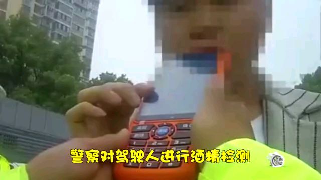 女子被交警拦停后拒绝检查,撒泼打滚不怕被拘留